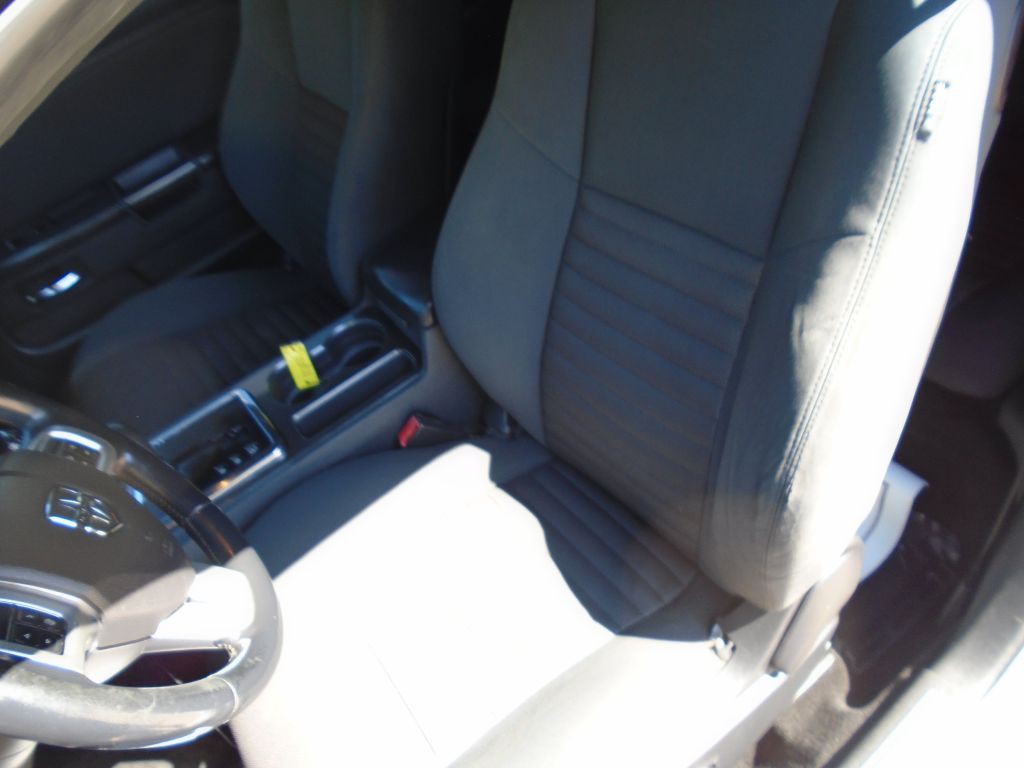 2012 Dodge Challenger Image 9