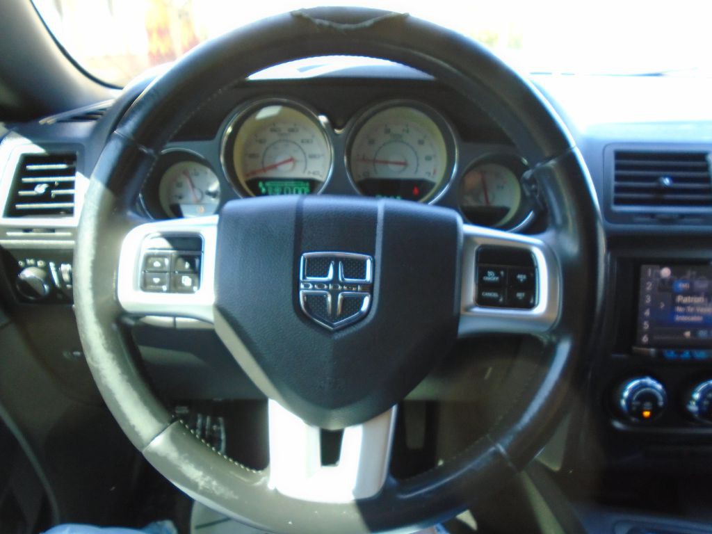 2012 Dodge Challenger Image 12