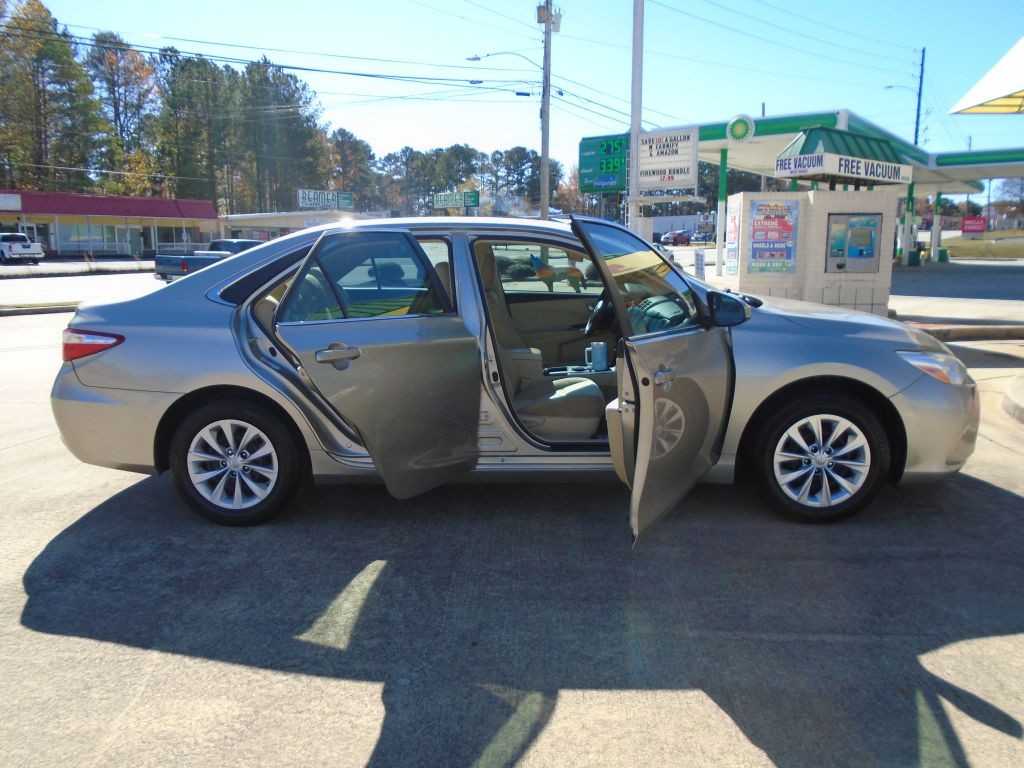 2016 Toyota Camry Image 5