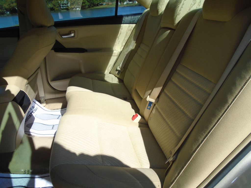 2016 Toyota Camry Image 14