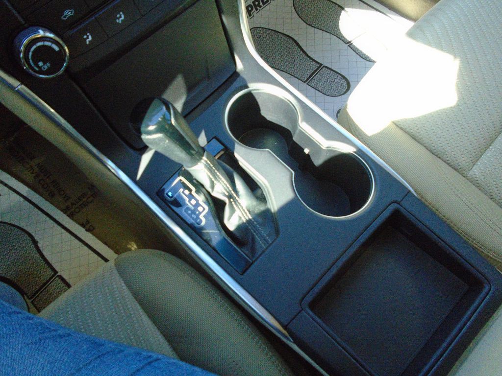 2016 Toyota Camry Image 20