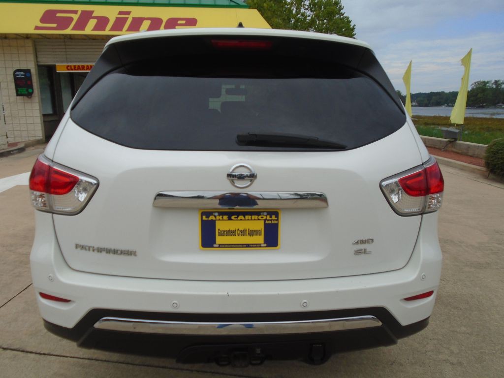 2013 Nissan Pathfinder Image 2