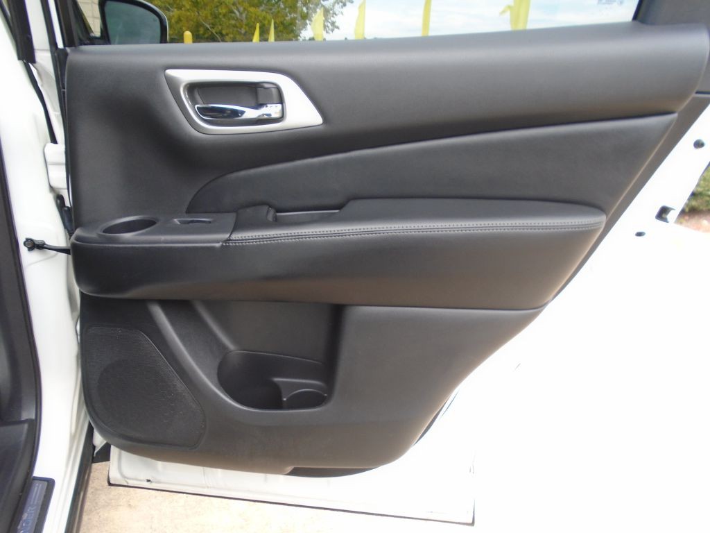 2013 Nissan Pathfinder Image 9