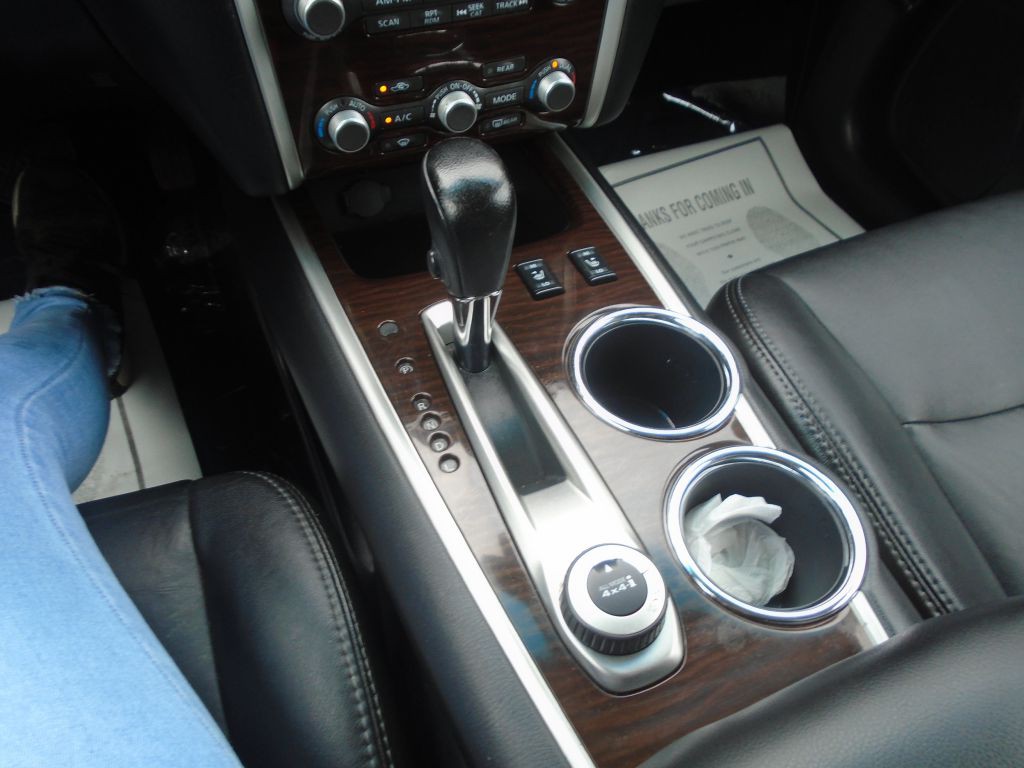 2013 Nissan Pathfinder Image 23
