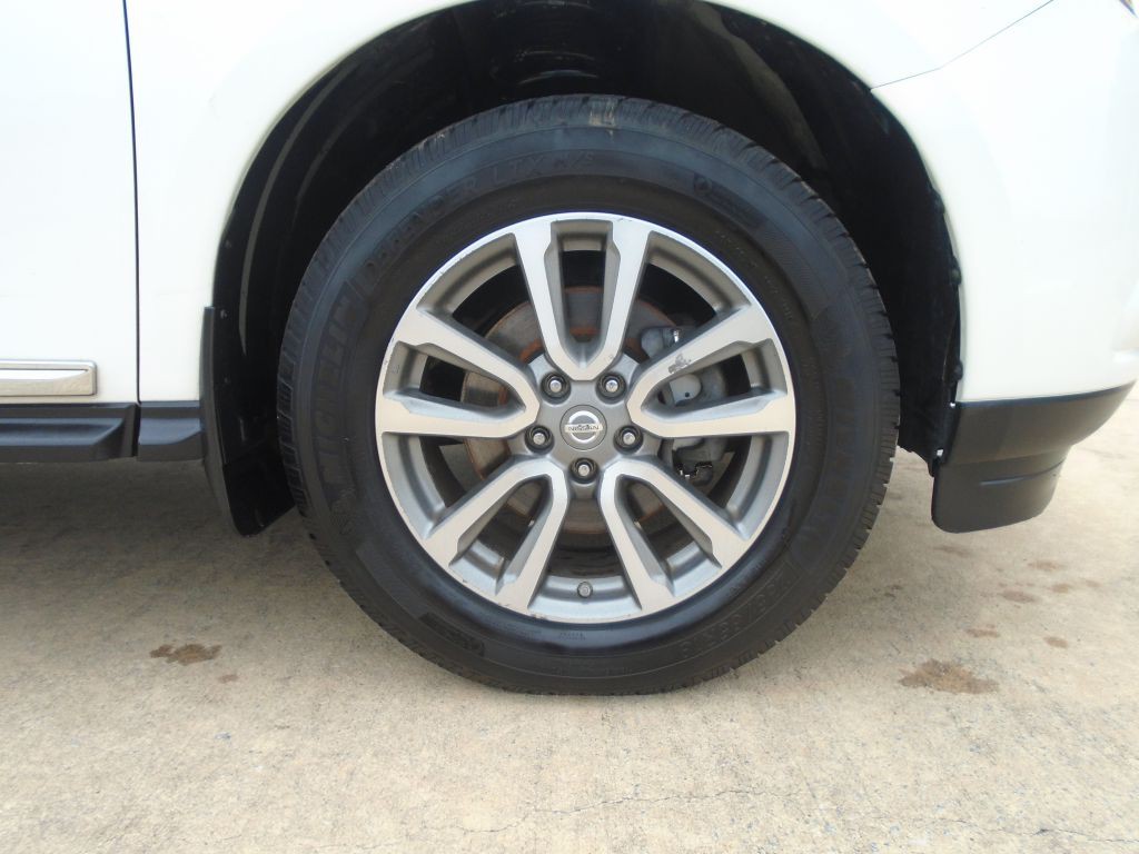 2013 Nissan Pathfinder Image 28