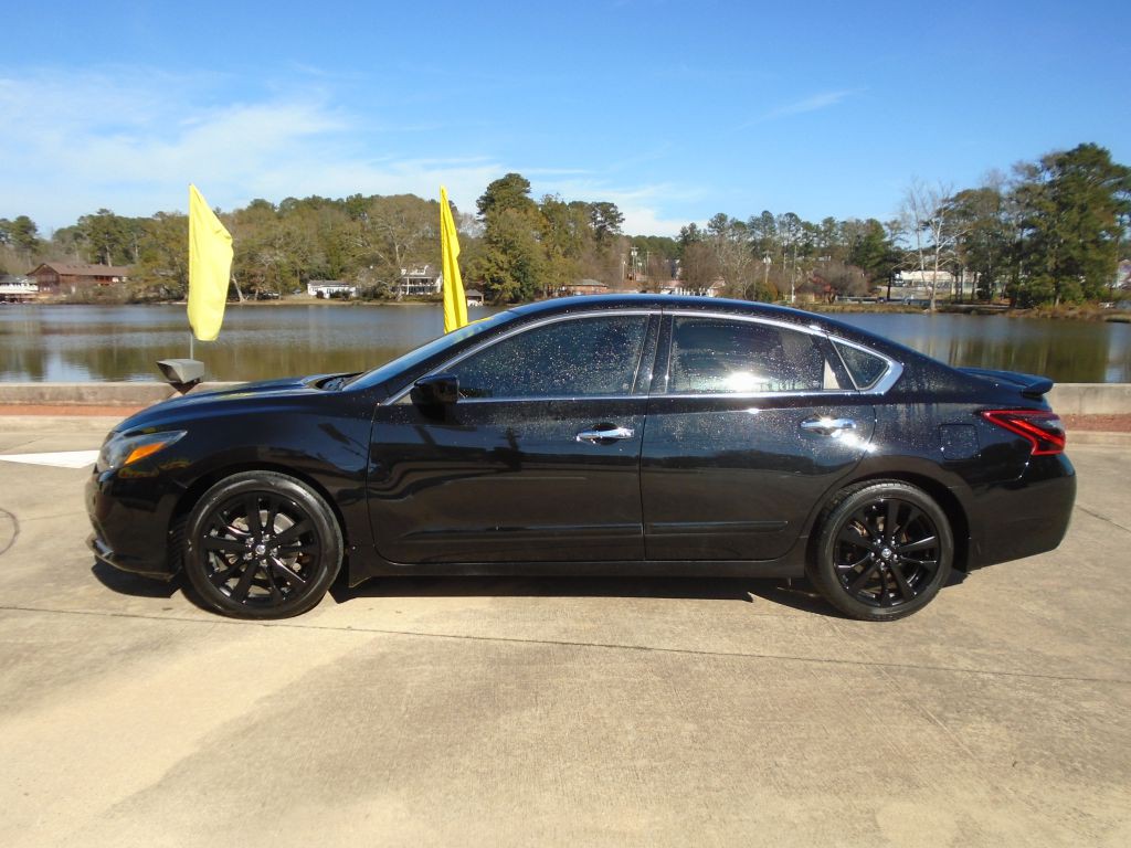 2017 Nissan Altima Image 3