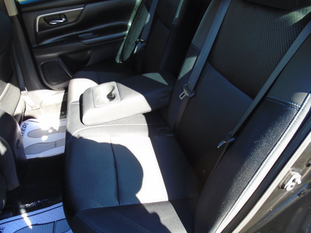 2017 Nissan Altima Image 14