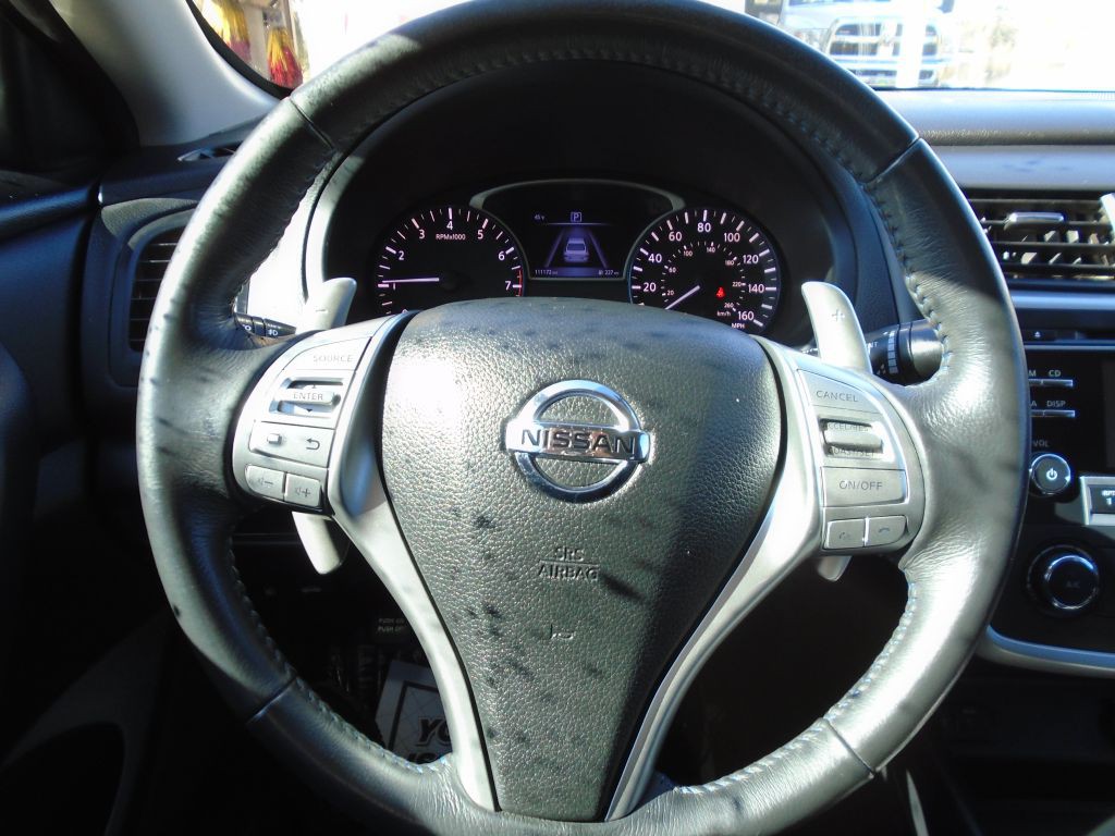 2017 Nissan Altima Image 18