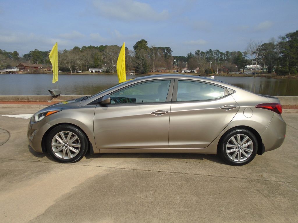 2016 Hyundai Elantra Image 3