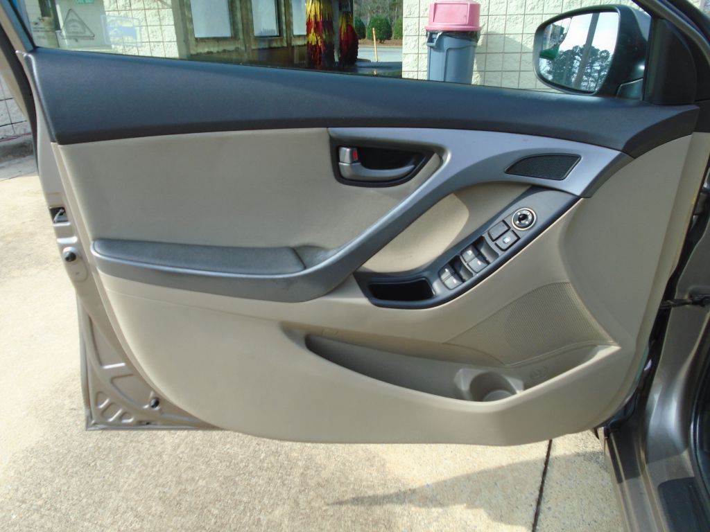 2016 Hyundai Elantra Image 7