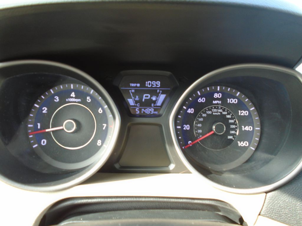 2016 Hyundai Elantra Image 16