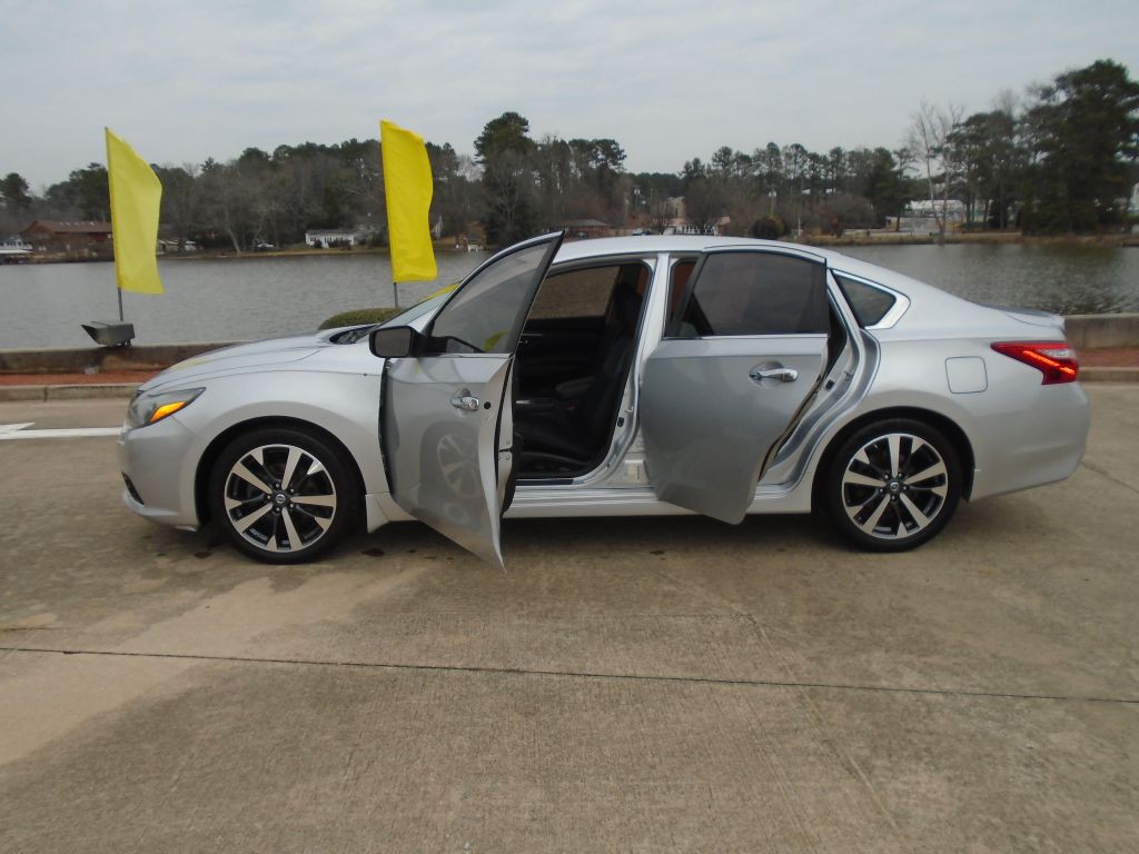 2016 Nissan Altima Image 6