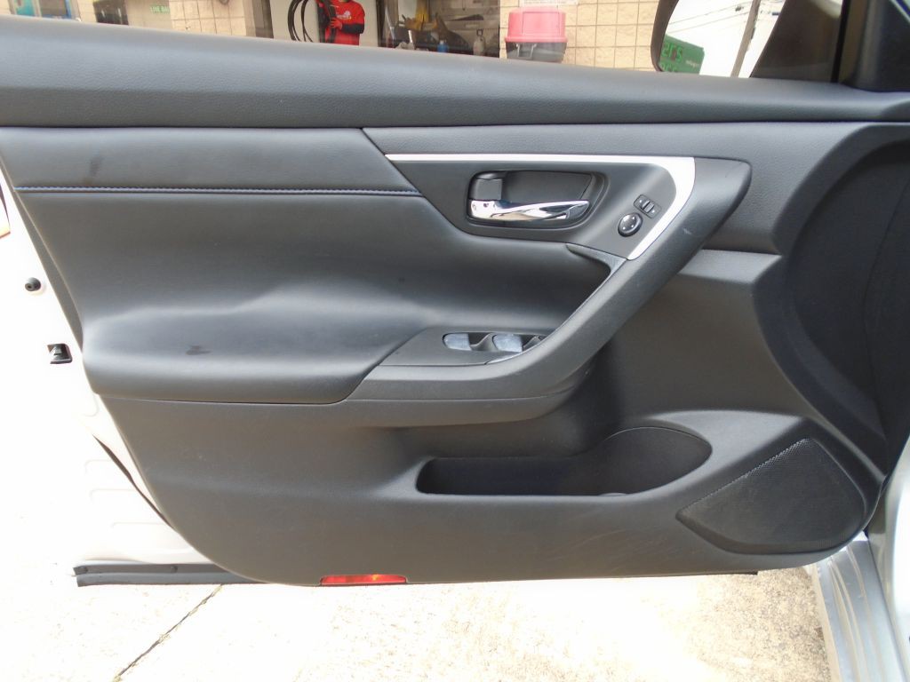 2016 Nissan Altima Image 7