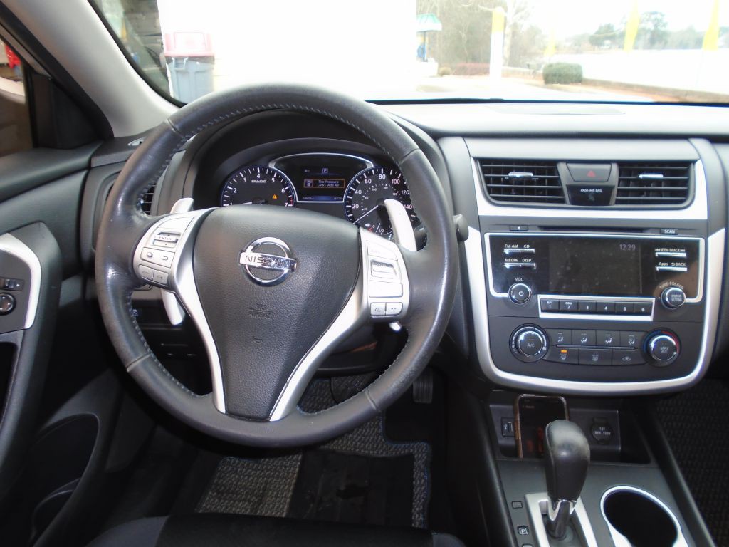 2016 Nissan Altima Image 15