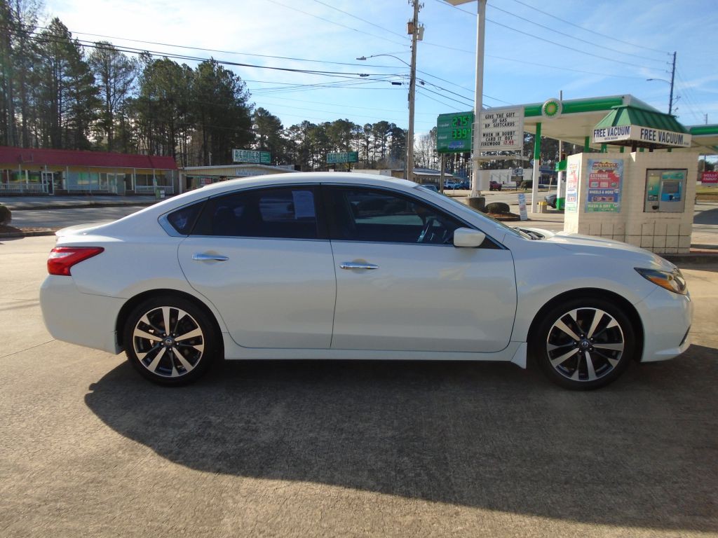 2016 Nissan Altima Image 4