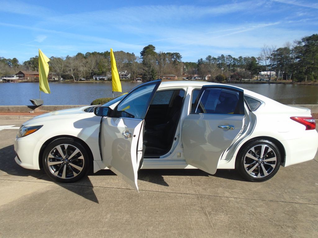 2016 Nissan Altima Image 6