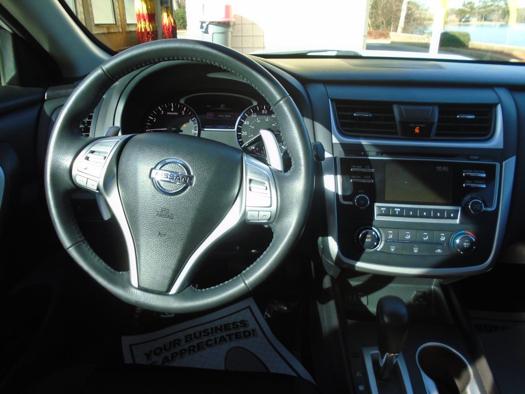 2016 Nissan Altima Image 15