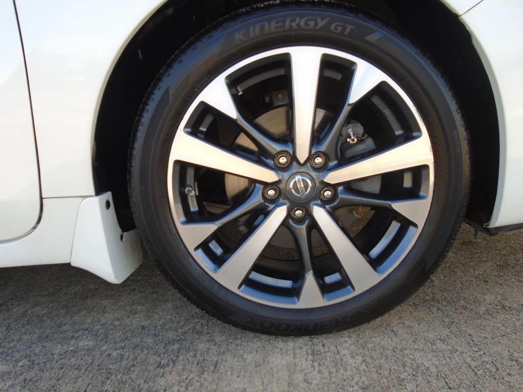 2016 Nissan Altima Image 24