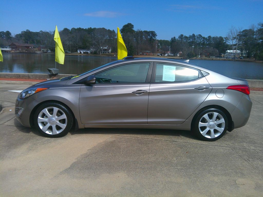 2013 Hyundai Elantra Image 3