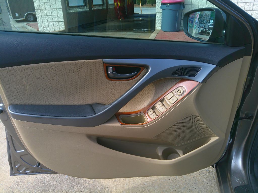 2013 Hyundai Elantra Image 7