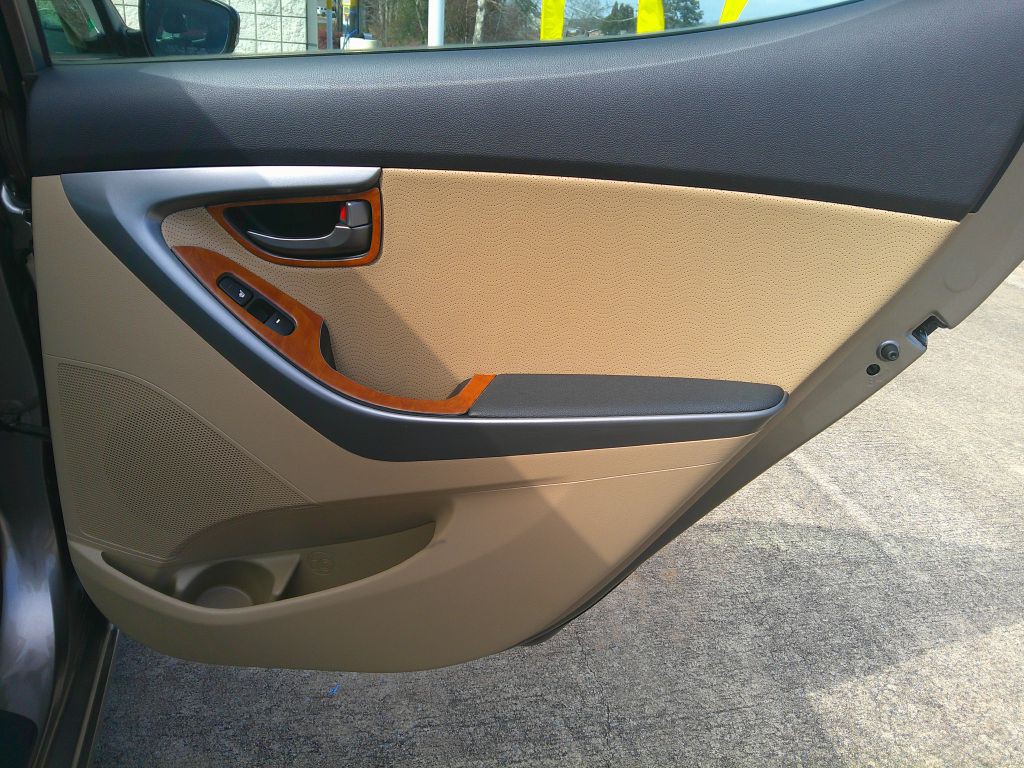 2013 Hyundai Elantra Image 9