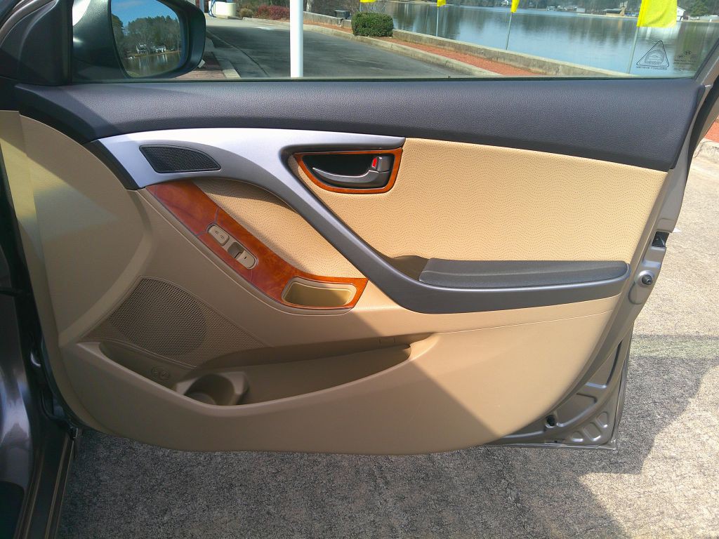 2013 Hyundai Elantra Image 12