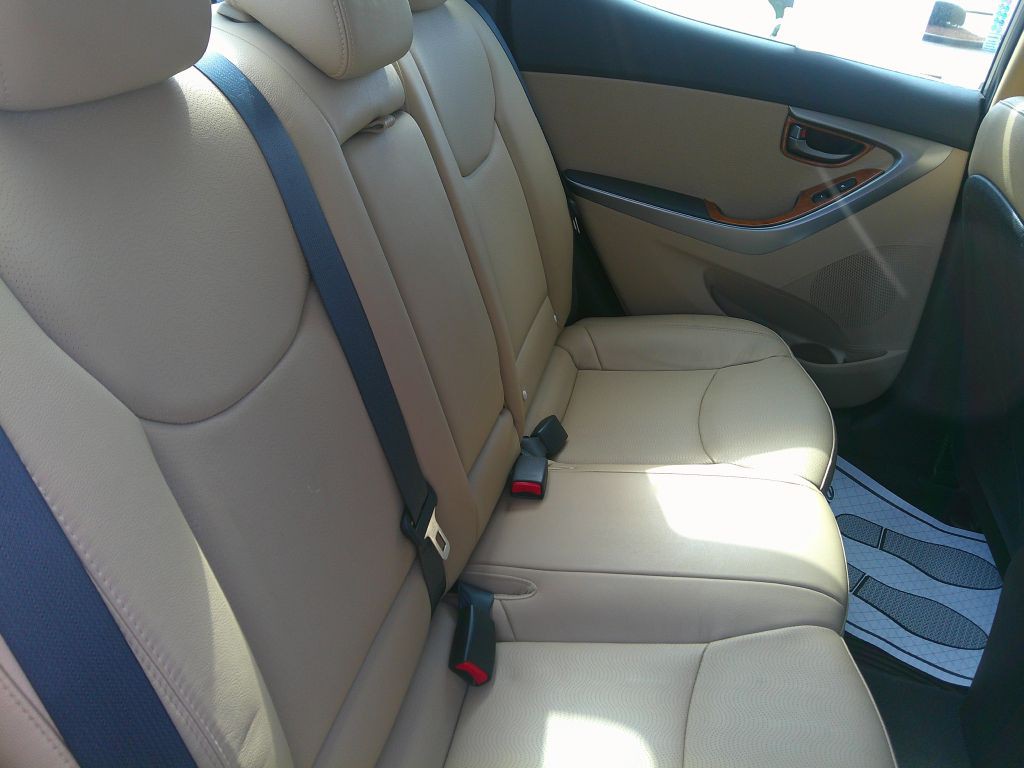 2013 Hyundai Elantra Image 14