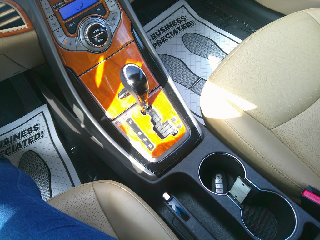 2013 Hyundai Elantra Image 22