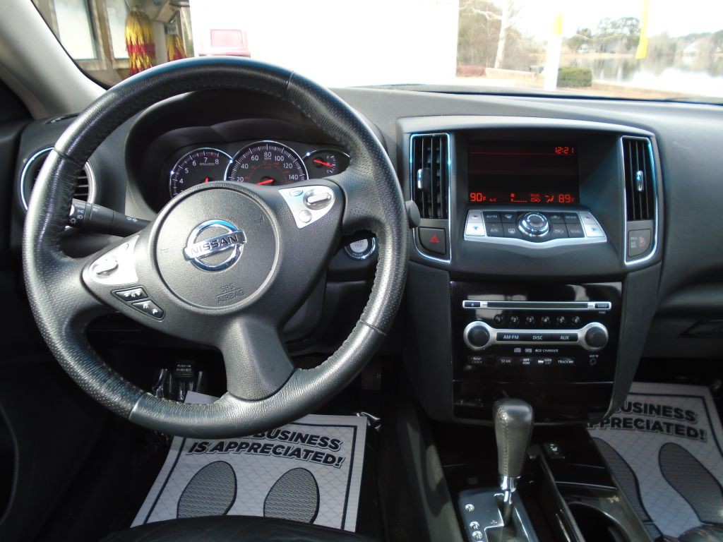 2009 Nissan Maxima Image 11