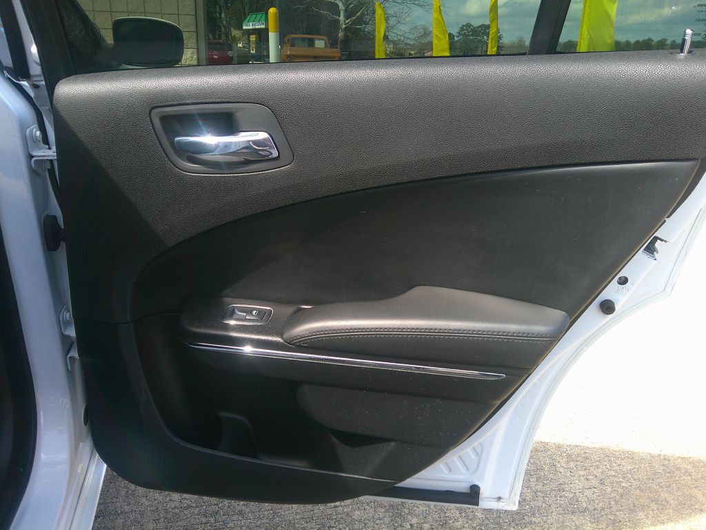 2014 Dodge Charger Image 9