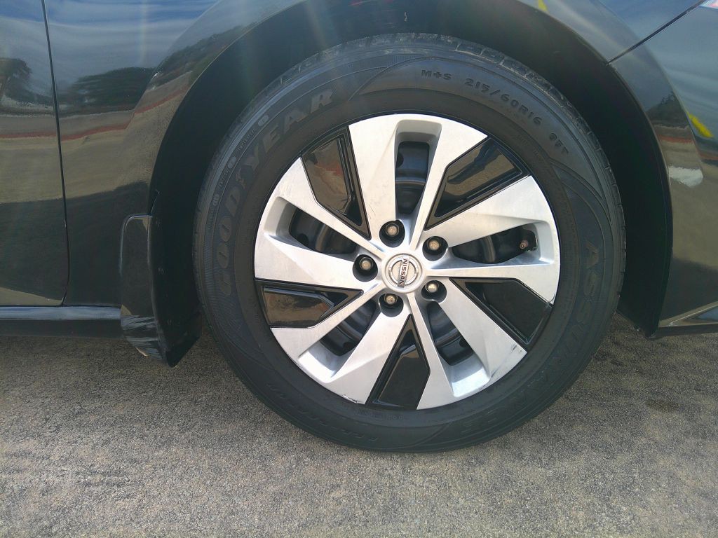 2020 Nissan Altima Image 24