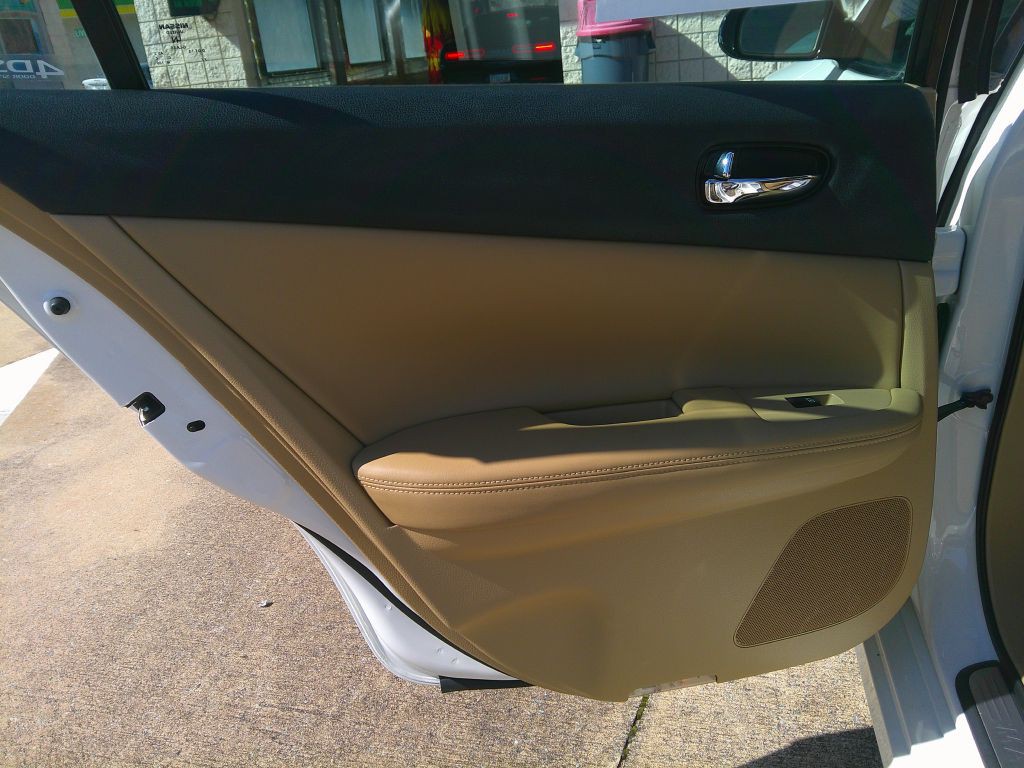 2011 Nissan Maxima Image 10