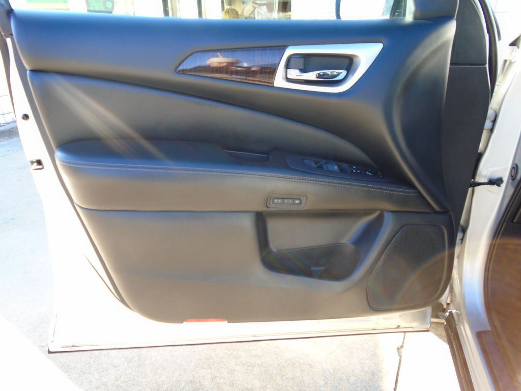 2014 Nissan Pathfinder Image 7