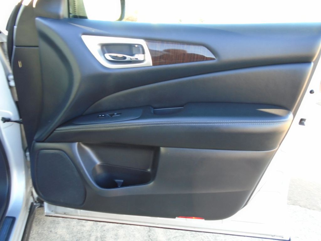 2014 Nissan Pathfinder Image 8