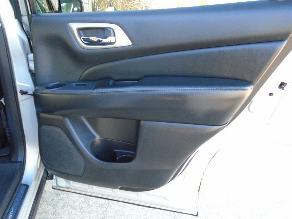 2014 Nissan Pathfinder Image 9