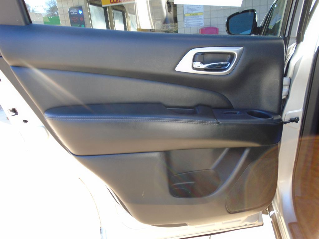 2014 Nissan Pathfinder Image 10