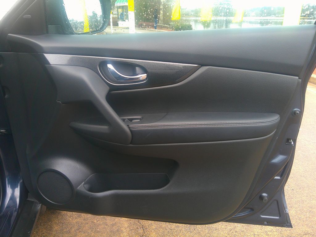 2016 Nissan Rogue Image 8