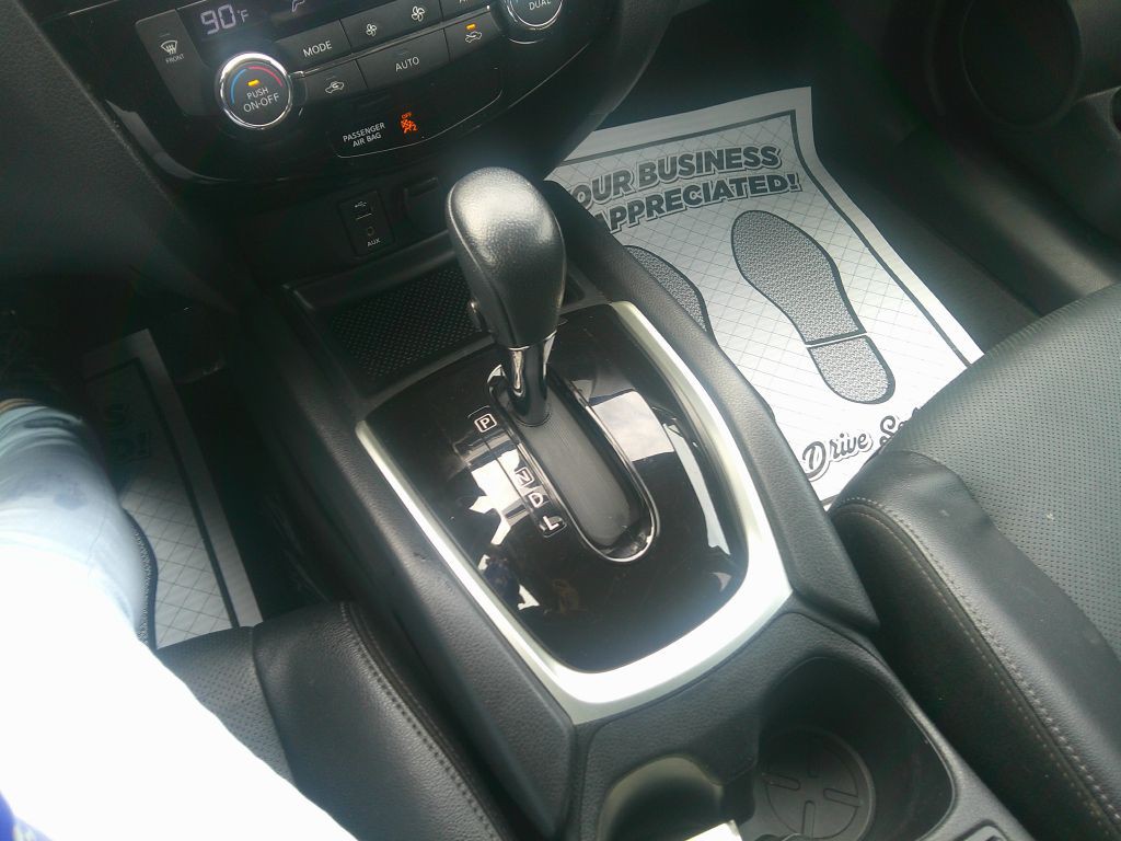 2016 Nissan Rogue Image 21