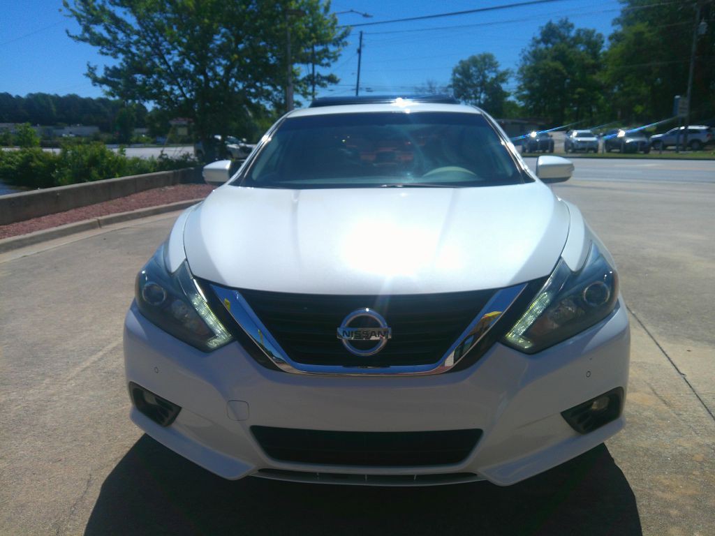 2017 Nissan Altima Image 1
