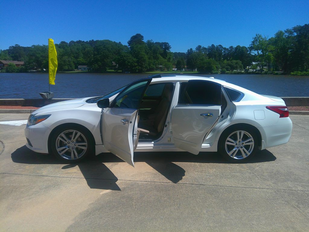 2017 Nissan Altima Image 6