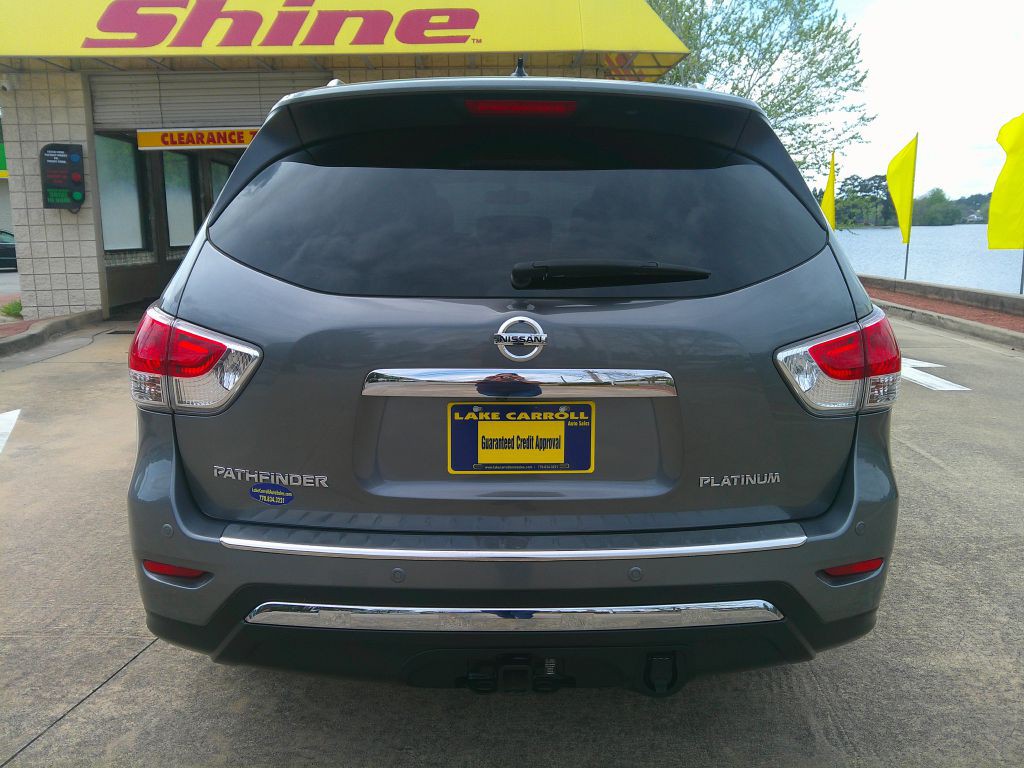 2015 Nissan Pathfinder Image 2