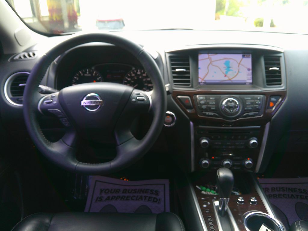 2015 Nissan Pathfinder Image 16