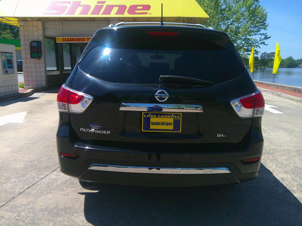 2014 Nissan Pathfinder Image 2