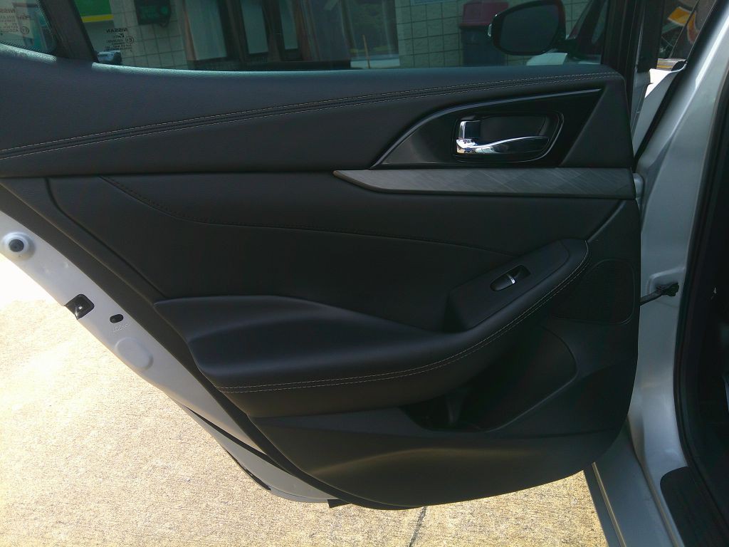 2018 Nissan Maxima Image 10