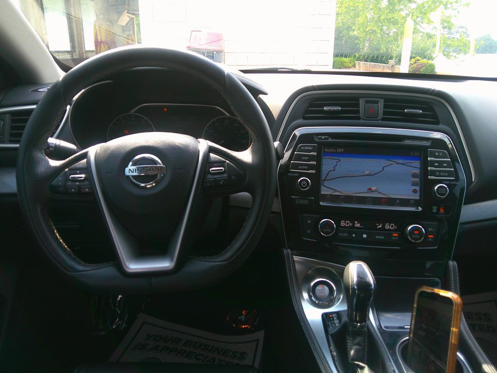 2018 Nissan Maxima Image 15