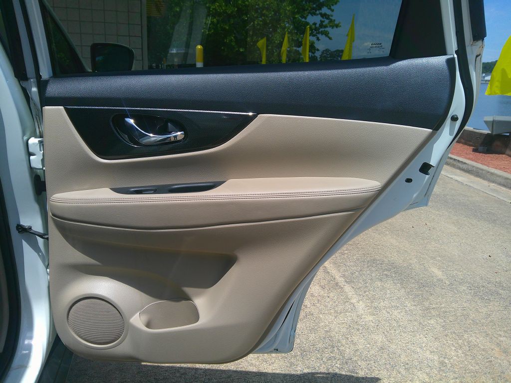 2016 Nissan Rogue Image 9
