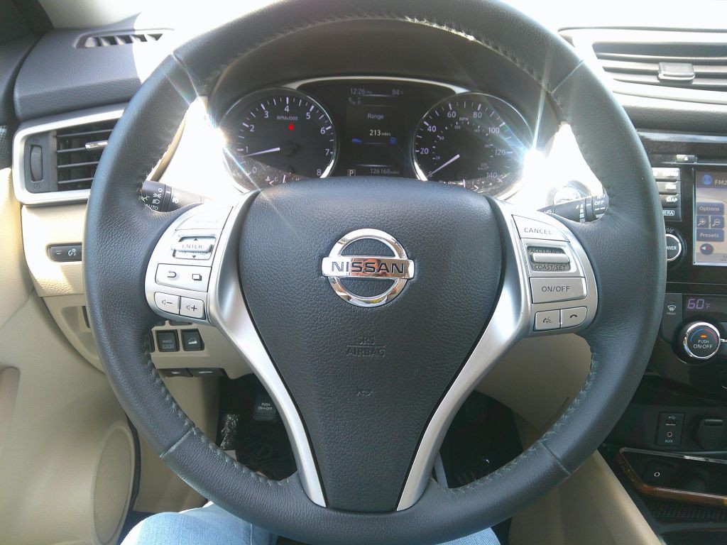 2016 Nissan Rogue Image 18