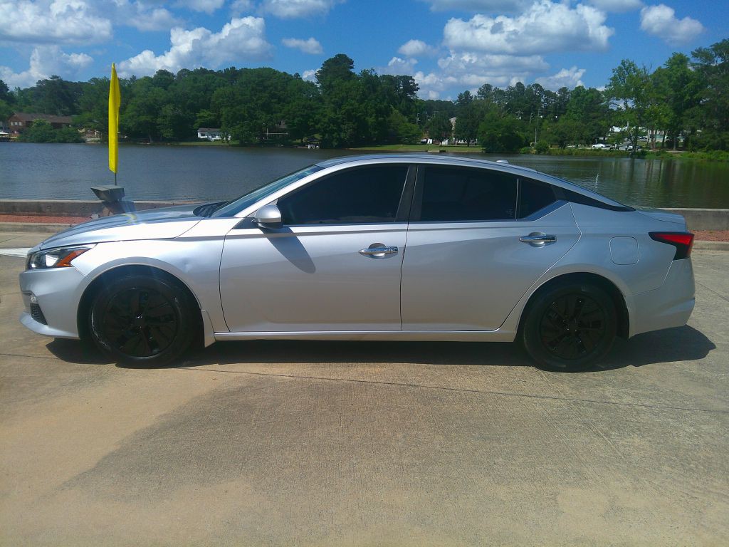 2020 Nissan Altima Image 3
