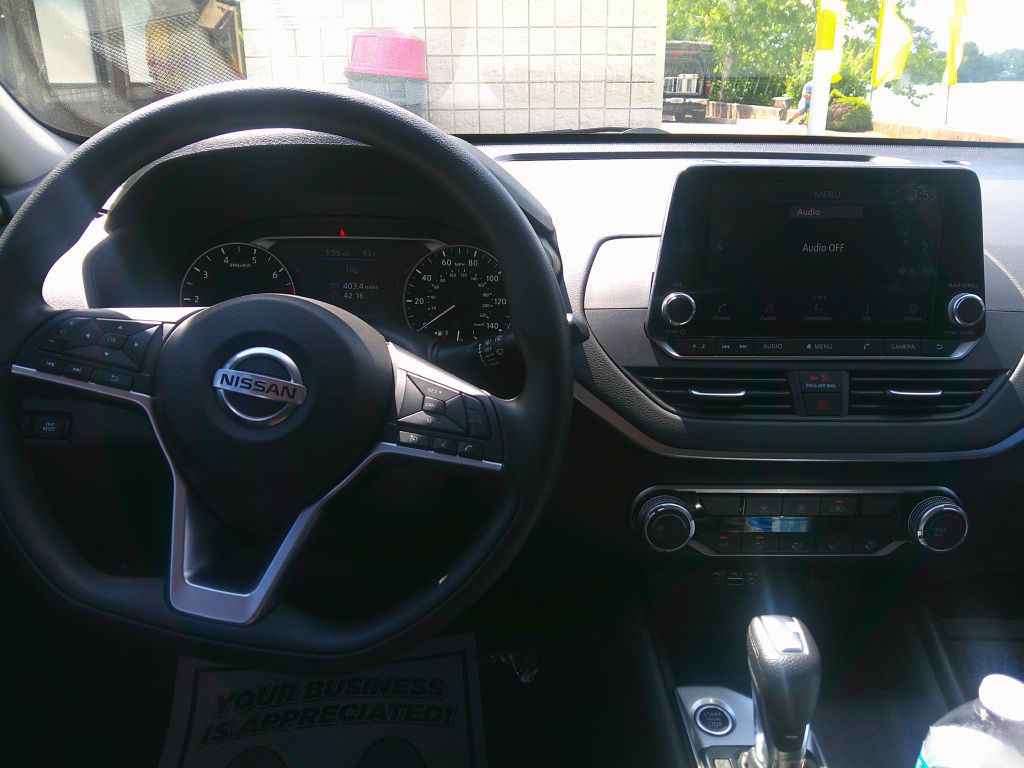 2020 Nissan Altima Image 15