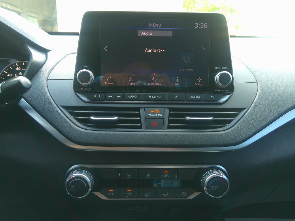 2020 Nissan Altima Image 19
